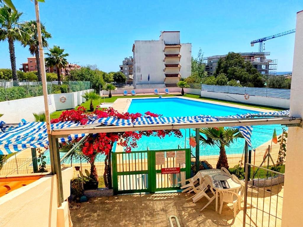 Terrace Apartment In Praia Da Rocha Портиман Екстериор снимка